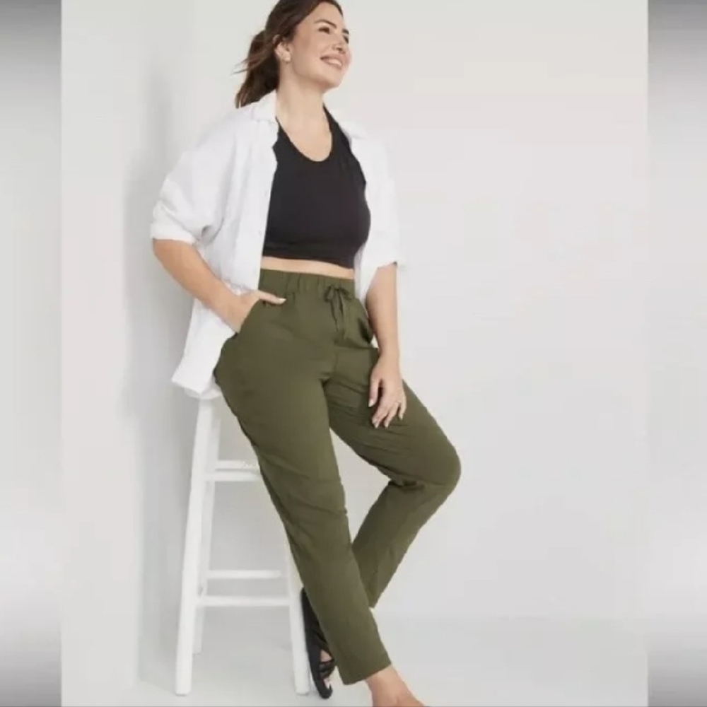 Old Navy Track Pants in Black